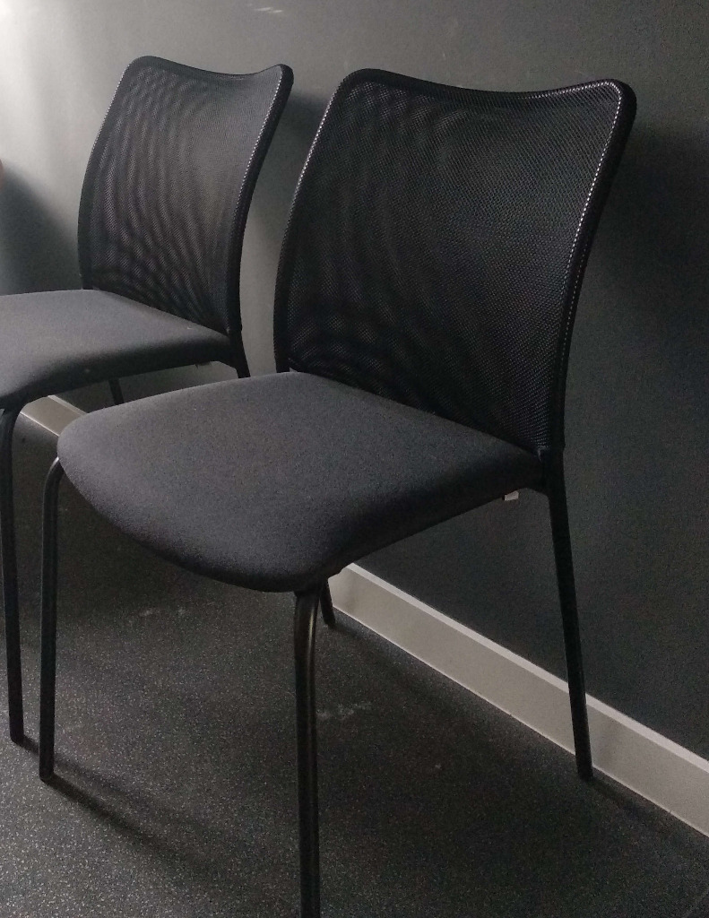 Krzesła profilowane miękkie.