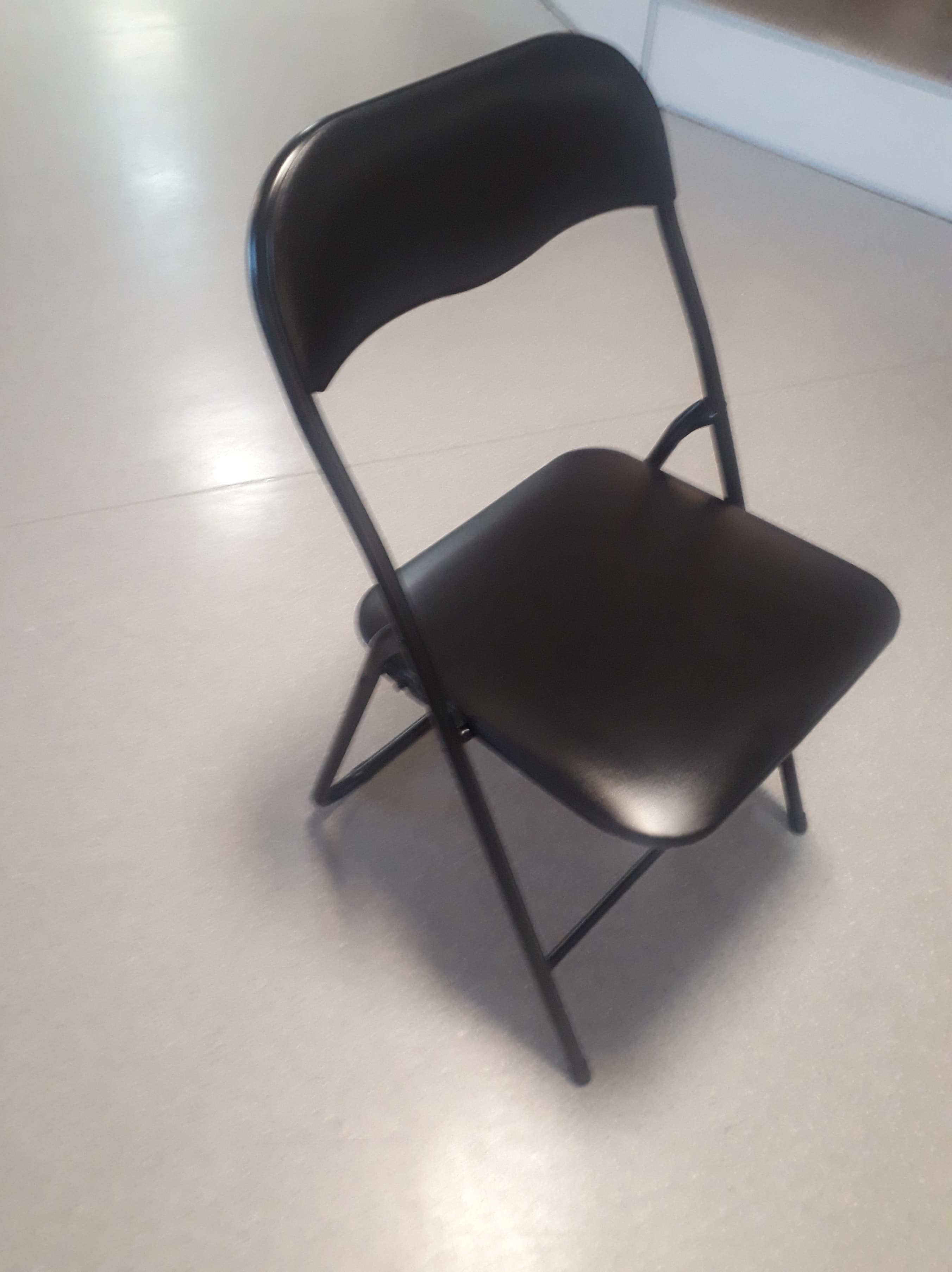 krzesło składane czarne
